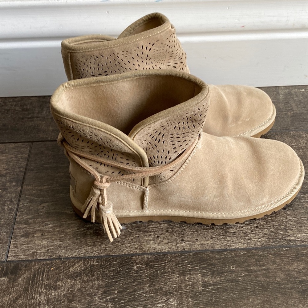 UGG Rayin Suede Tassel boots